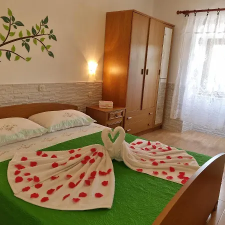 Apartmani Milenko Lubenice Exterior foto
